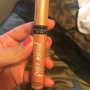 Victoria’s Secret glow lip lacquer